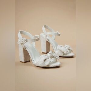 Altar’d State Corinne Bow Heel NWT